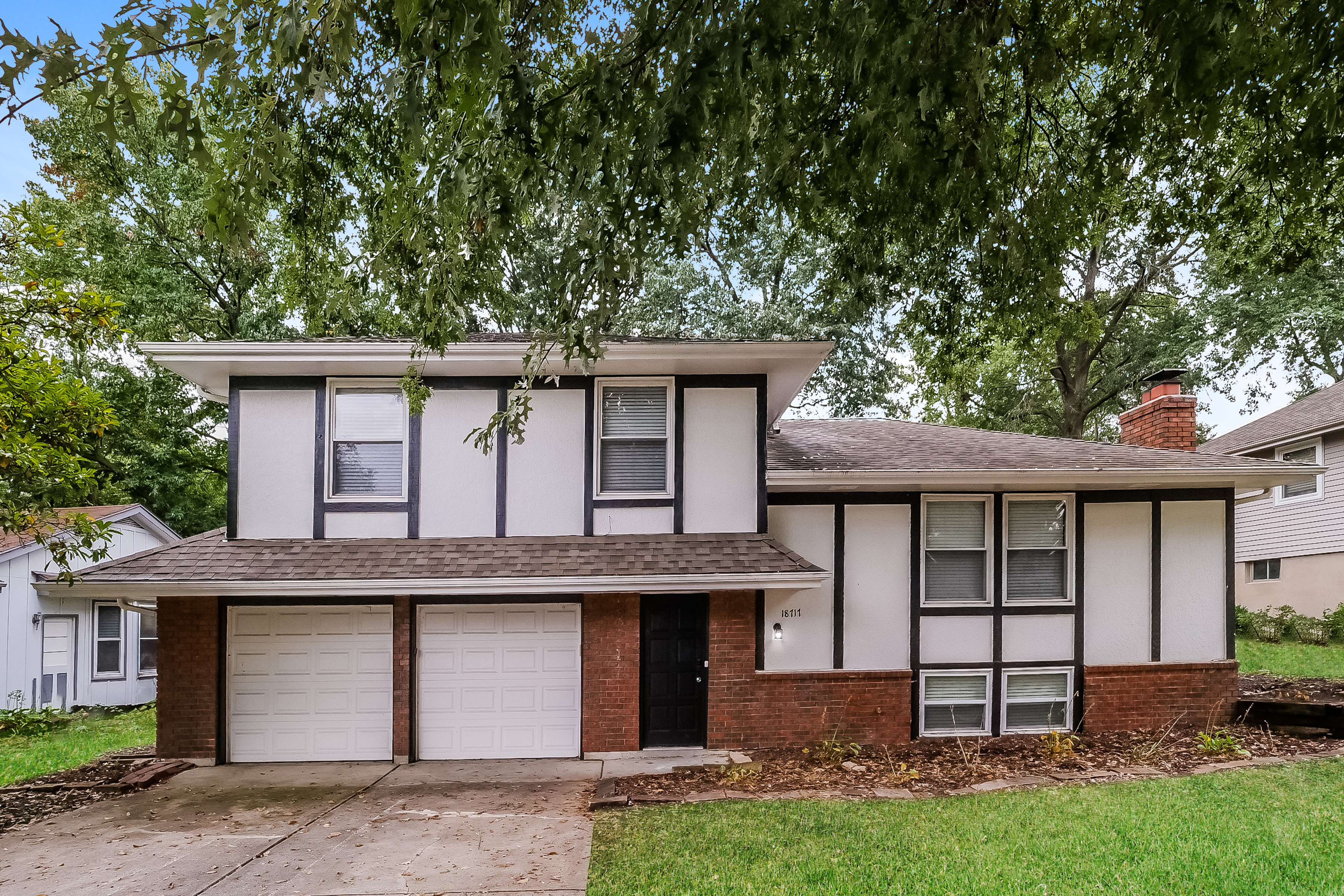 18717 HANTHORNE DR INDEPENDENCE, MO 64057